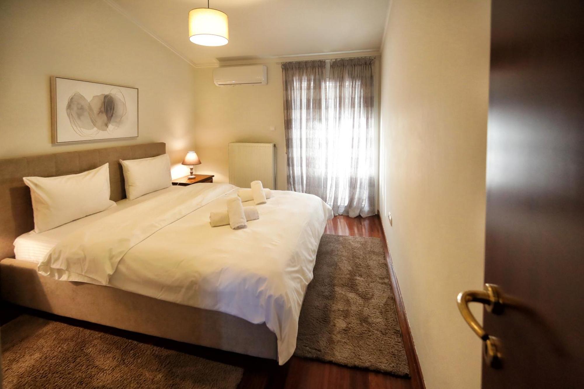 Swan Lake Front Apartment Kastoria Bagian luar foto