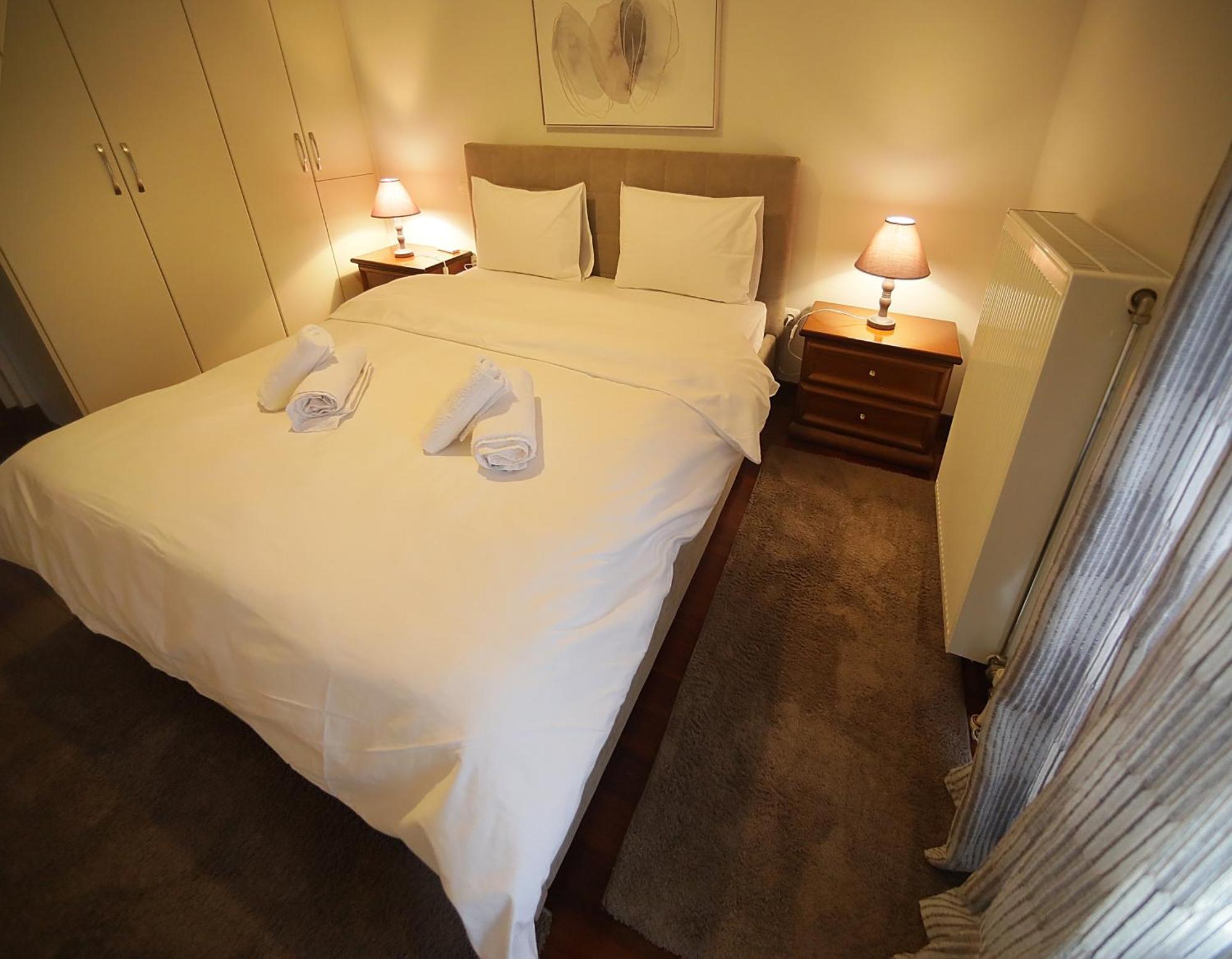Swan Lake Front Apartment Kastoria Bagian luar foto