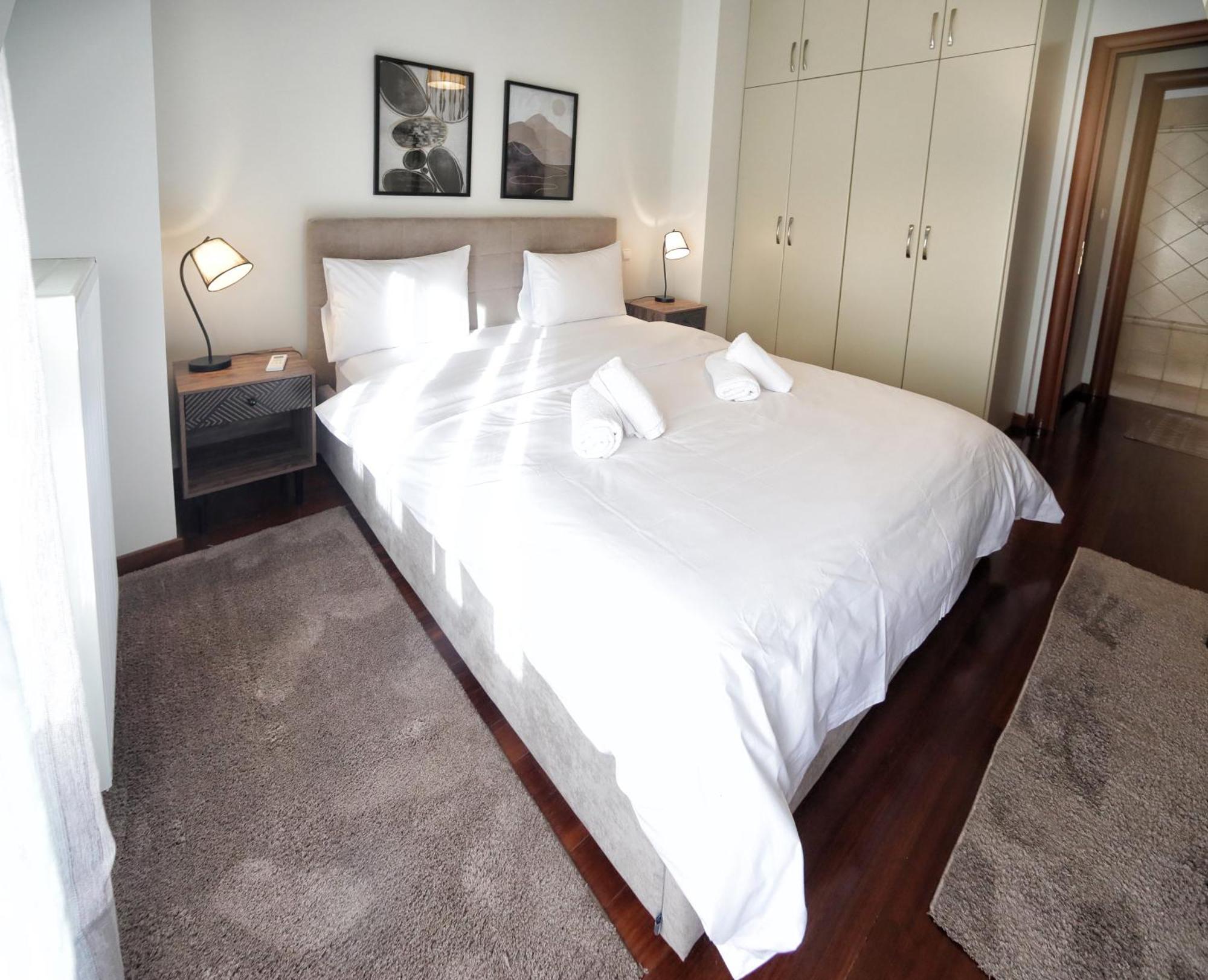 Swan Lake Front Apartment Kastoria Bagian luar foto